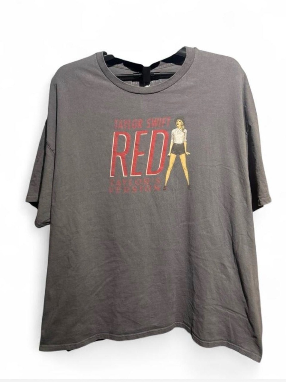 Taylor Graphic 'RED' Short Sleeve Tee - Gray with Red & Cream Art